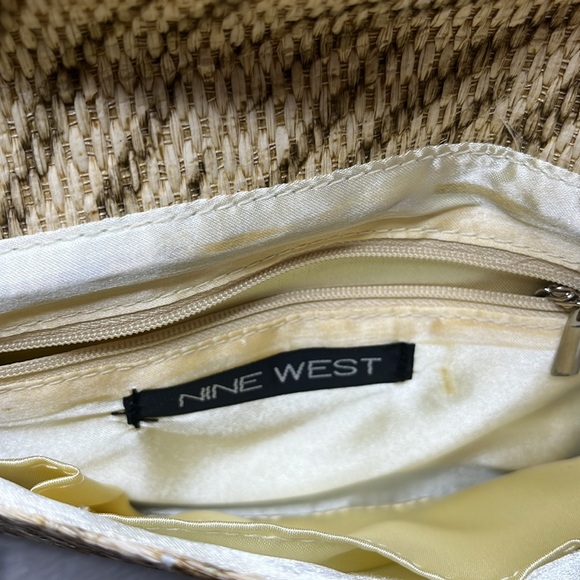 Cream & Tan Nine West Clutch w/Removable Chain - Picture 4 of 8